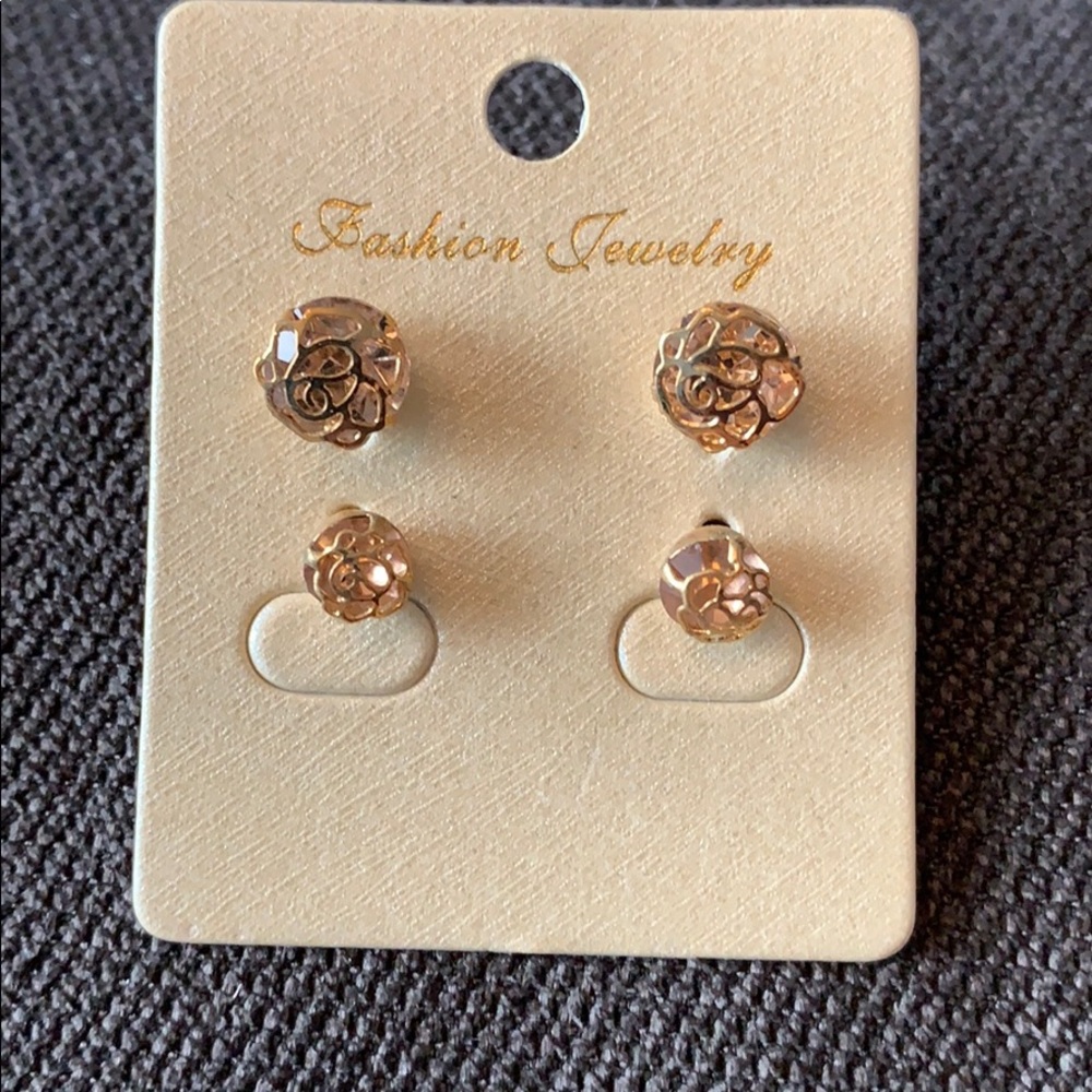 New camellia gold studs w/rose gold crystals